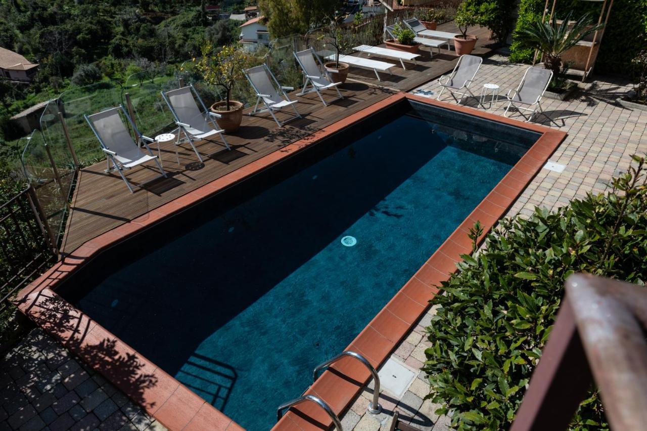 מונריאלה Bnb Casa Rossa מראה חיצוני תמונה