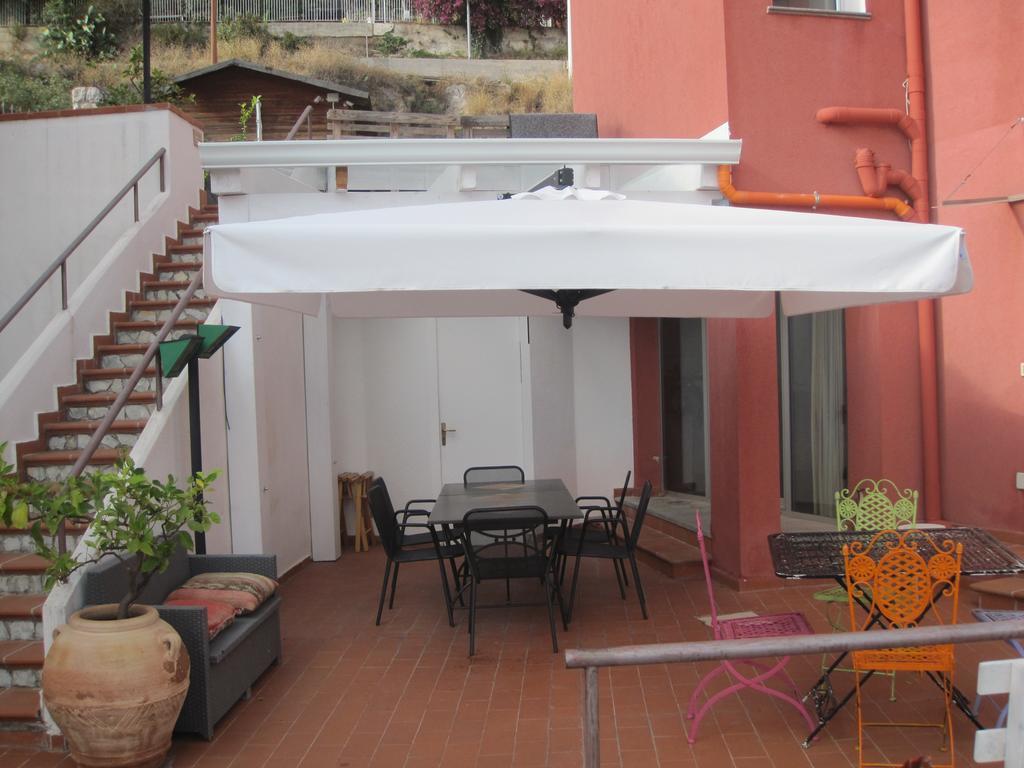 מונריאלה Bnb Casa Rossa מראה חיצוני תמונה