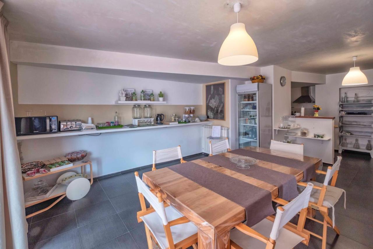 מונריאלה Bnb Casa Rossa מראה חיצוני תמונה